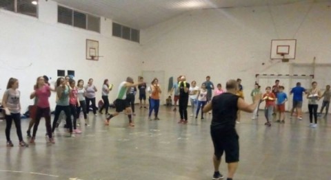 Comenzaron las clases de boxeo recreativo en Quenumá