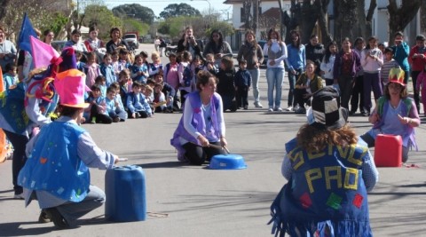 El Jardín "El Payasito" recibió la primavera con su tradicional murga