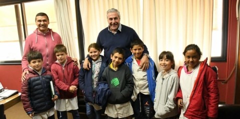 Alumnos de la Escuela Primaria de Quenumá visitaron la Municipalidad