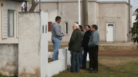 Colaborador de De Narvaez recorrió viviendas sociales