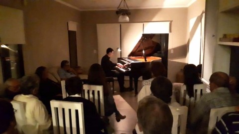 El pianista Facundo González Laborde brindó un concierto gratuito