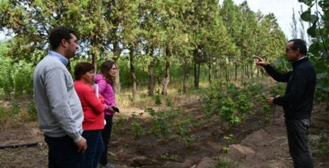 Personal de 30 de Agosto visitó el Vivero Municipal