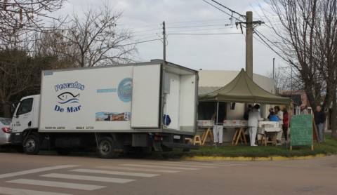 Este lunes llega el camión de pescados a precios populares