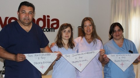 Personal de enfermería organiza un Abrazo Solidario al Hospital