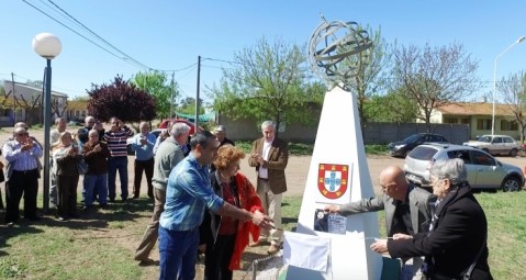 Inauguraron la plaza "República de Portugal" y el monumento "Centenario"