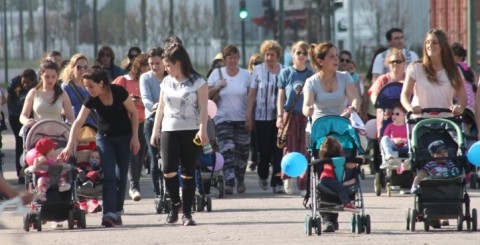 La segunda caminata con carritos de bebés tuvo buena respuesta