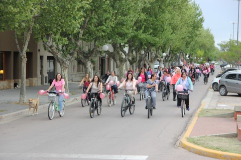 Bicicleteada por el “Día mundial de la lucha contra el cáncer de mama”