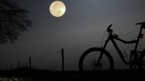 Bicicleteada nocturna Pellegrini-Bocayuba