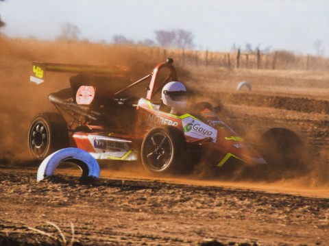 Carrera acompañó la vuelta del automovilismo a Ingeniero Thompson