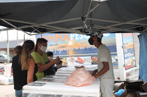 Llega el camión de pescados a precios populares 