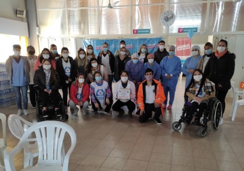 La posta de vacunación recibió un reconocimiento por su labor