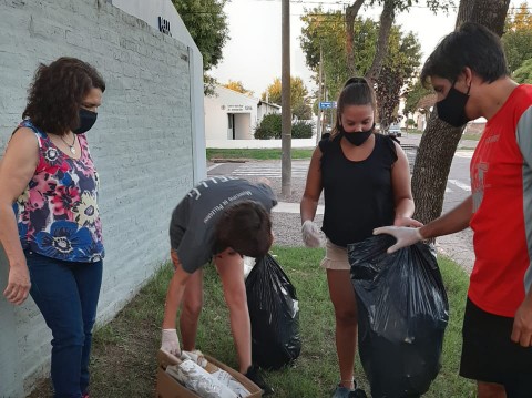 Se realizó una caminata limpiando la ciudad