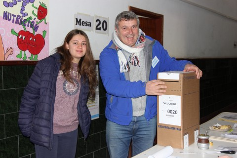 Votó Ariel Succurro en la Escuela Primaria N° 6