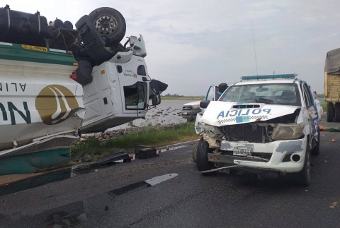 Vuelco y choque en cadena en la Ruta 33