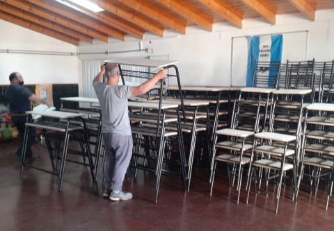 Arribó el mobiliario faltante para la Escuela Secundaria N° 2