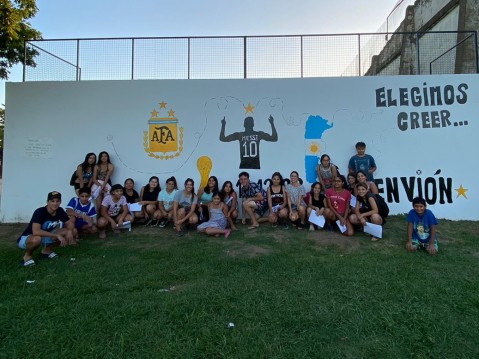 Pintaron un mural en homenaje a la Selección Nacional de Fútbol