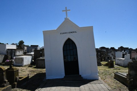 Trabajos de acondicionamiento en el osario general del cementerio 