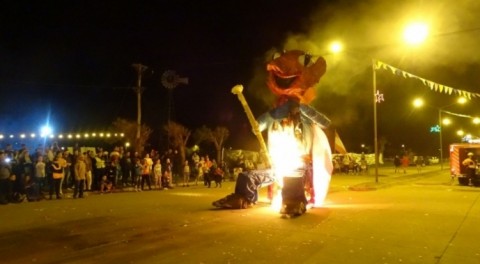 Organizan una jornada de carnaval en el comedor del barrio San Juan