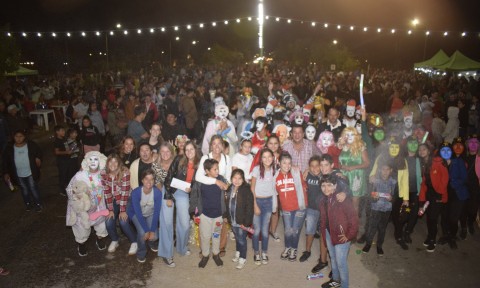 Con mucha alegría y color, la ciudad se vistió de carnaval