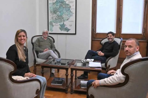 Jorge Carrera visitó ministerios del gobierno provincial