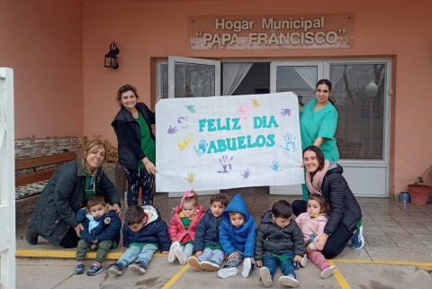 El Jardín Maternal conmemoró la semana de la ancianidad 