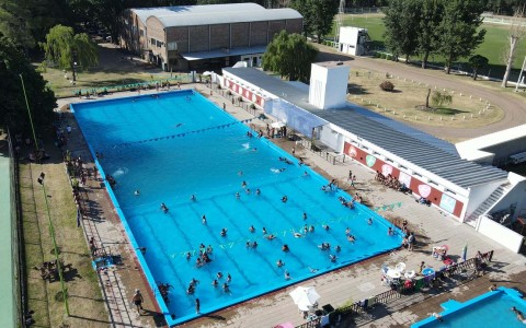 Licitan la construcción de piletas municipales en el Polideportivo 