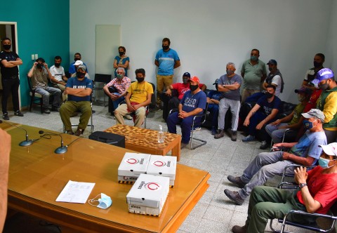 Entrega de calzado a trabajadores del Corralón Municipal