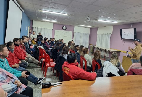 Continúan las reuniones de trabajo de Defensa Civil