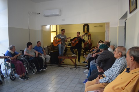 Nueva tarde recreativa en el Hogar Municipal