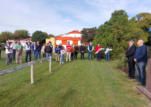 El Aero Club rindió homenaje a los ex combatientes y caídos en Malvinas