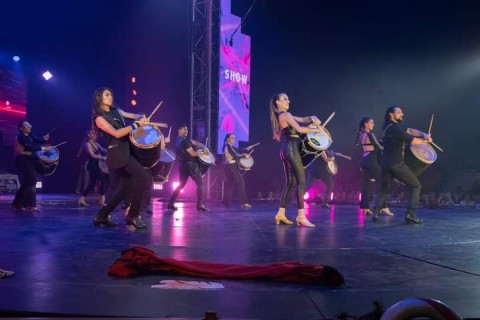 Espectáculo de danzas en la Sala Cine Teatro de la Sociedad Italiana