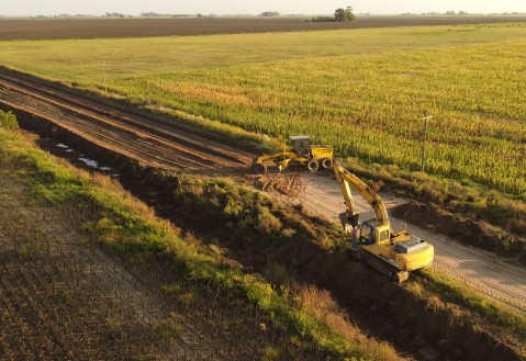 Continúan los trabajos en los caminos rurales