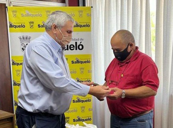 Reconocimiento a un nuevo agente municipal jubilado