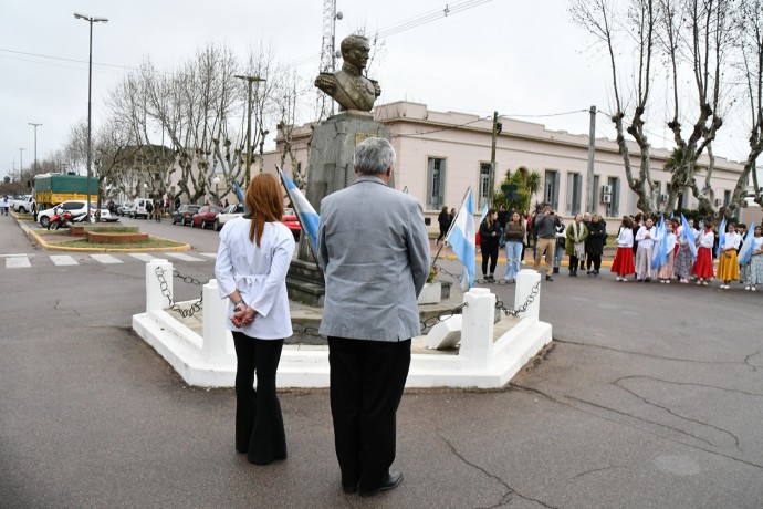 Nosetti asistió al acto central por el fallecimiento del General San Martín