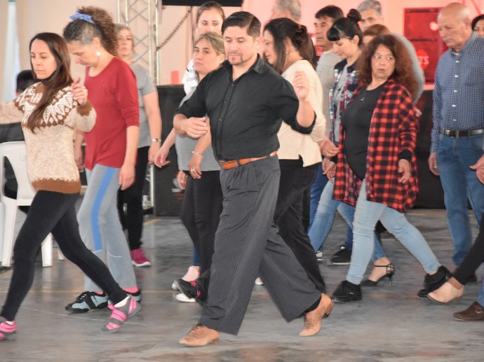 Gran acompañamiento al evento cultural “Abrazadxs al Tango”