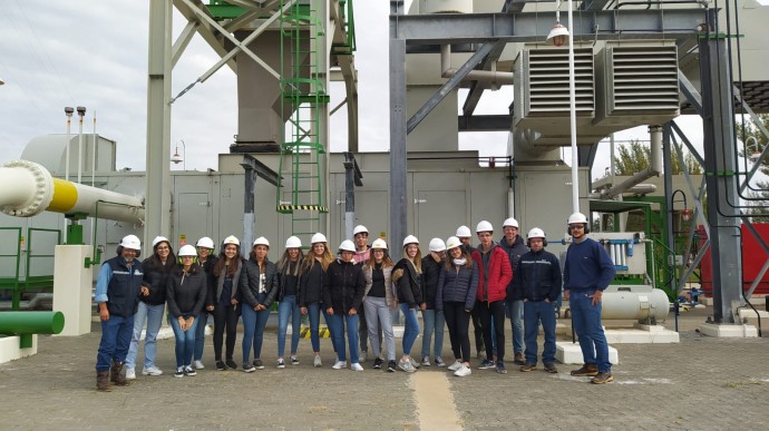 Alumnos de la Escuela Técnica visitaron la planta TGS