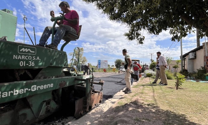 Reanudaron los trabajos de pavimentación 