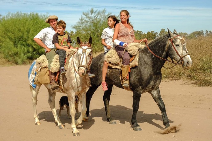 Cabalgaron casi 400 km hasta llegar a Salliqueló