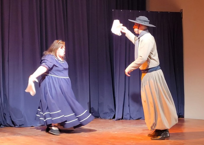 Laura Salvadori y José Vía clasificaron en Danzas Folklóricas PCD