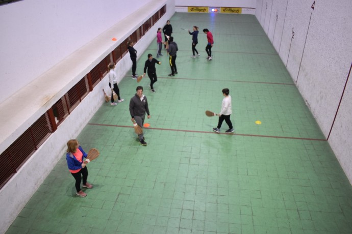 Gran convocatoria en el inicio de clases de la Escuela de Pelota a Paleta