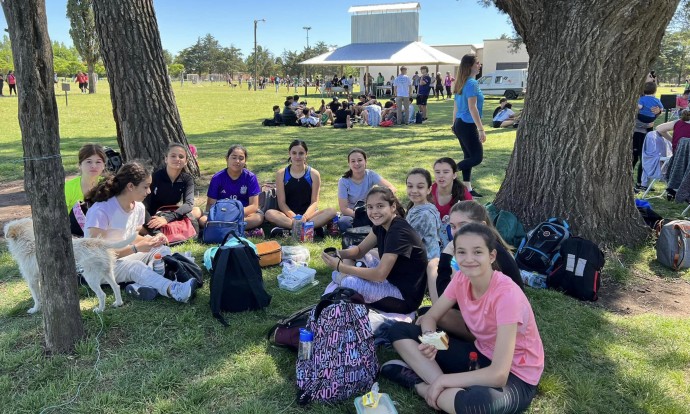 Se realizó la tradicional estudiantina en el predio de la Rural