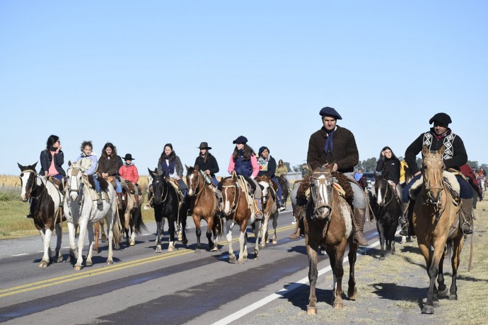 Nueva edición de la cabalgata desde Pellegrini a De Bary