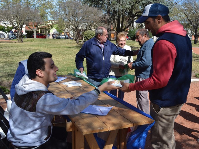 Se realizó la entrega de semillas de estación primavera-verano 