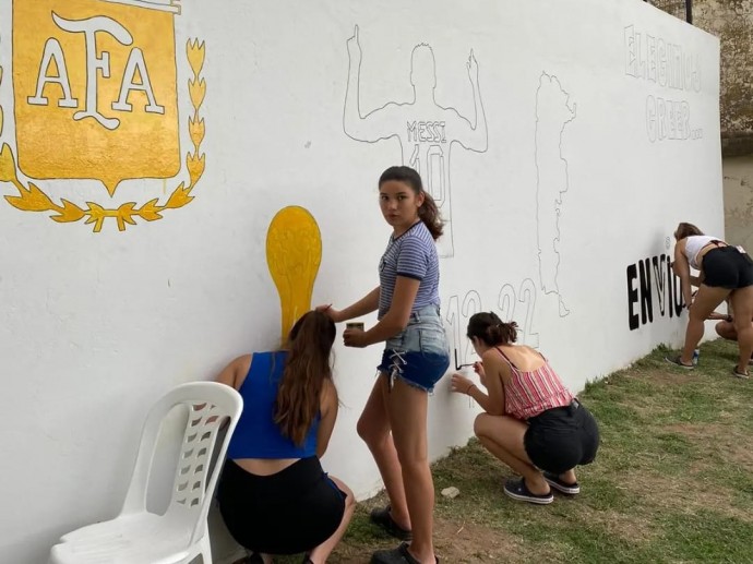 Pintaron un mural en homenaje a la Selección Nacional de Fútbol