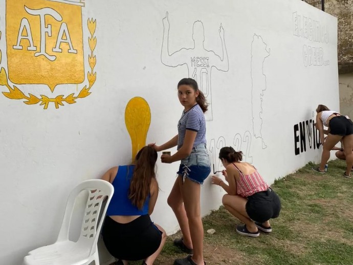 Pintaron un mural en homenaje a la Selección Nacional de Fútbol