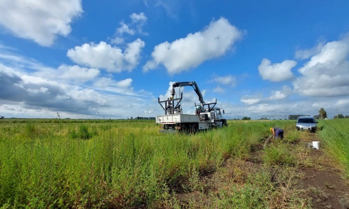 Instalan energía eléctrica en el Parque Comercial e Industrial de Ruta 5