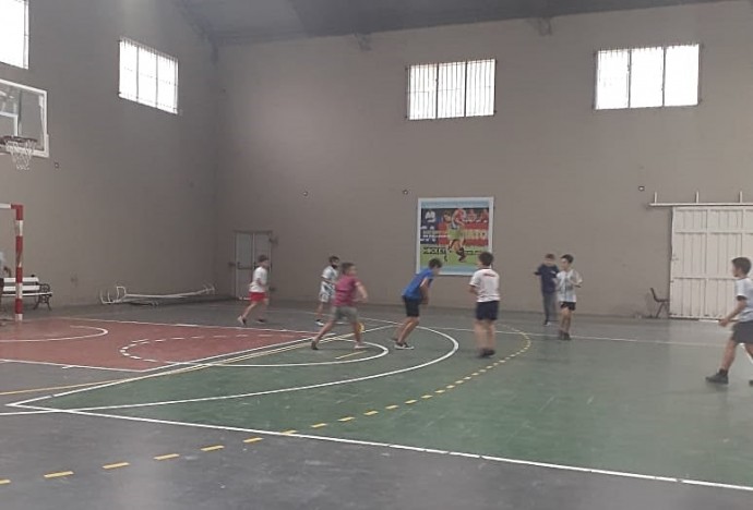 Inició el taller de handball infantil y actividades recreativas en Bocayuva
