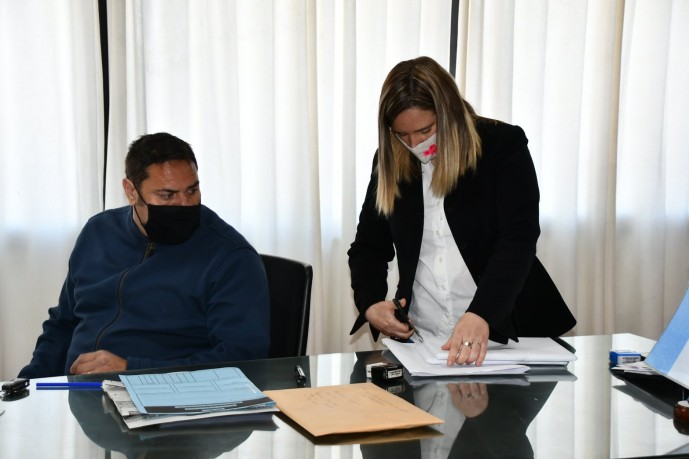 Apertura de sobres de la licitación para calefacción en Unidad Académica