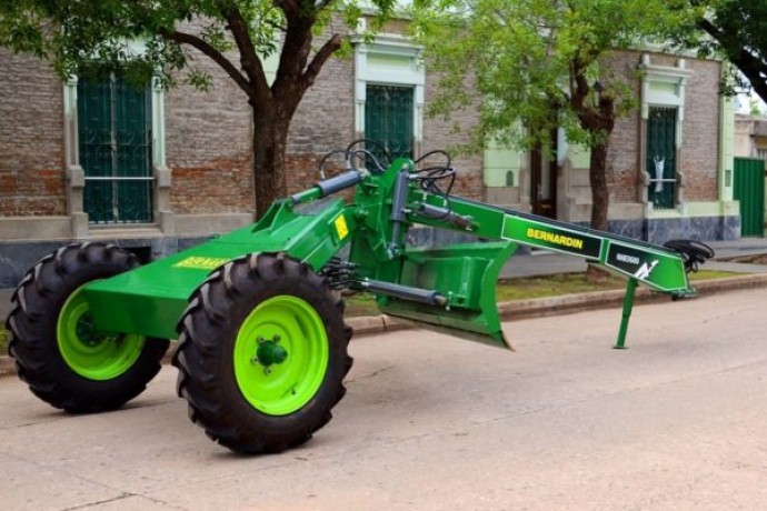 Llegarán fondos para adquirir un tractor y una nueva Lamina Niveladora