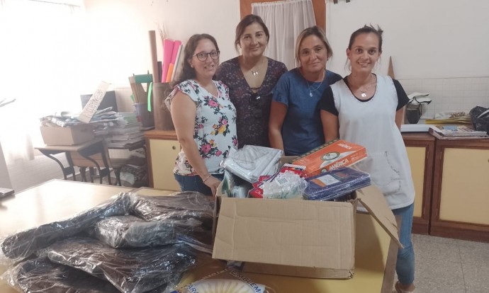 Entregaron útiles a establecimientos educativos 